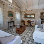 Malethonas By About Paxos * Гайос