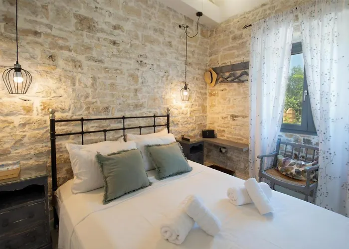 Malethonas By About Paxos